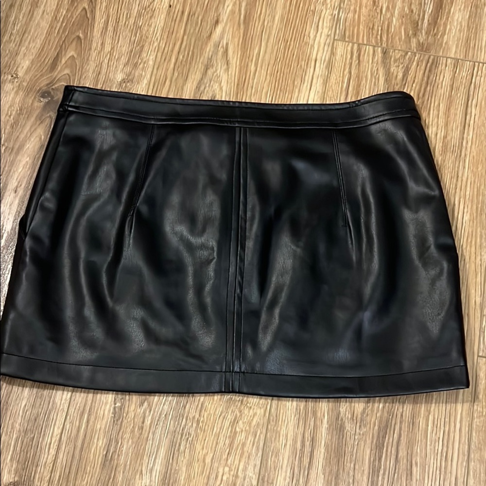 Free People Black Mini Pencil Skirt (New Without Tags) - Picture 5 of 6